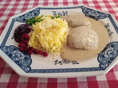 Wallenbergare med  gräddsås